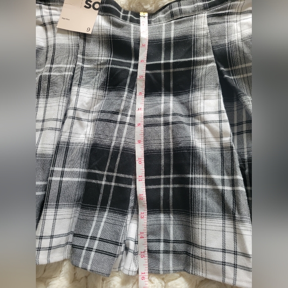COPY - Black/white plaid skirt - Picture 4 of 6